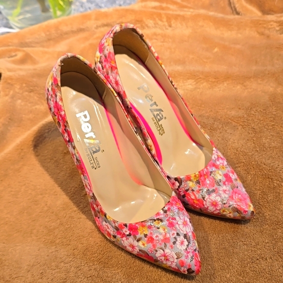 Perla shoes by Suli's Shoes - Leather Flowery Heels by Perla by Suli's